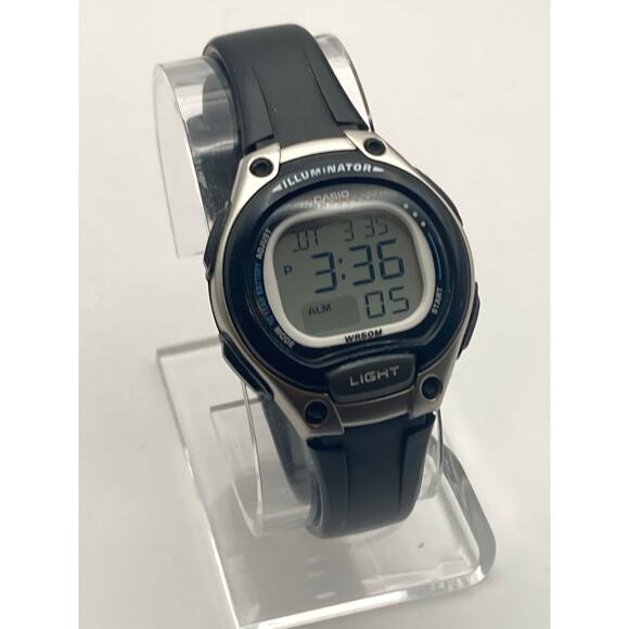 Casio Illuminator Multifunction Sport Womens Watch 34mm Alarm Timer WR Backlight - Picture 4 of 9